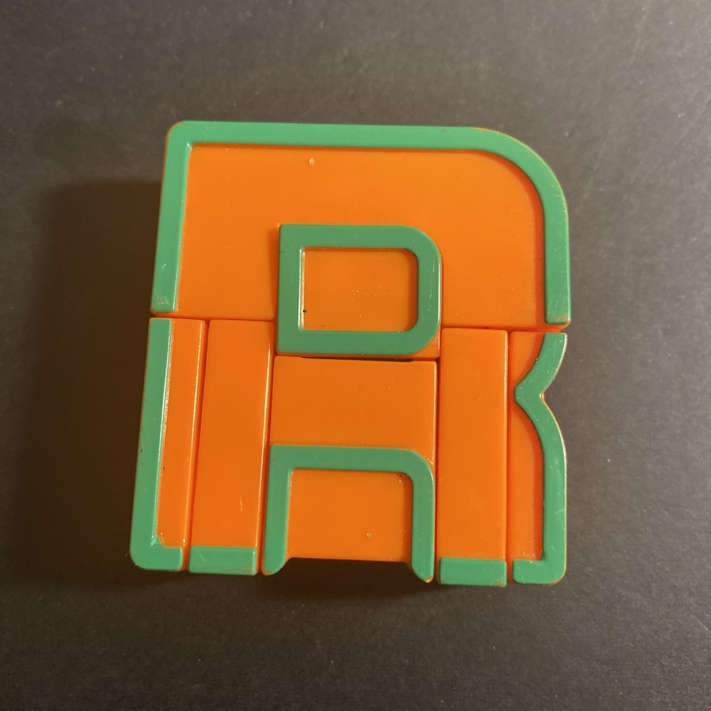 Lakeshore Learning Alpha Bots - Alphabots - Transform Robots- Letter R only 1985